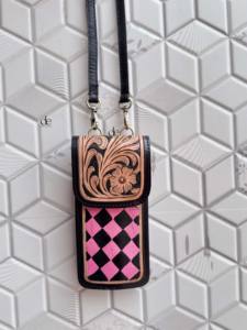 Bolso de Mano para Teléfono Hecho a Mano, Bolso de Cuero con Grabado Artesanal, Bolsos Pequeños con Patrón de Damas, Bolsa Tipo Bandolera de Diseño Único - Product Image 5