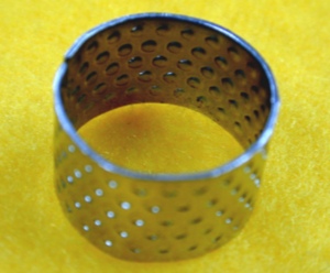 DK-215 Dedal de Metal |   Dediles Metálicos Ajustables para Coser a Mano, Puntillismo, Acolchado y Tejido - Product Image 2