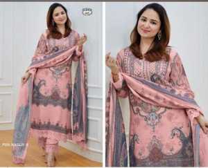 Exquisito Conjunto de Kurti de Diseño en Seda Muselina Cruzada para Fiestas - Estilo Indio y Pakistaní Listo para Enviar - Product Image 6