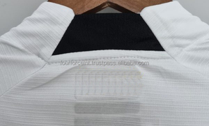 เสื้อฟุตบอลทีมแบบกำหนดเอง พิมพ์โลโก้ฟรี ดีไซน์ล่าสุด แห้งเร็ว ระบายอากาศได้ดี ผลิตจากโพลีเอสเตอร์ 100% พิมพ์ลายแบบซับลิเมชั่นเต็มตัว - Product Image 3