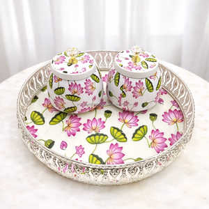 Plateau contemporain en métal doré allemand avec pot, ensemble cadeau Diwali pour fête - Product Image 3