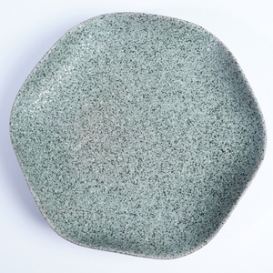 Assiette à dîner en grès bronze style Japandi personnalisée, glaçure réactive, forme irrégulière, céramique faite à la main, passe au lave-vaisselle, non toxique - Product Image 3