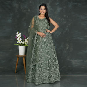 ชุดราตรีพรีเมียมยาวกรอมพื้น ผ้าเน็ตปักลายด้วยด้ายทั้งหมด แต่งขอบด้วยลายปักประณีต ผ้าพลิ้วสวย ช่วงเอวทรงธรรมชาติ - Product Image 4