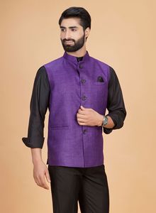 Chaleco Morado Clásico de Calidad de Exportación para Uniformes de Oficina, Fiestas, Eventos Corporativos y Uso Diario en el Trabajo, Disponible para la Venta - Product Image 5