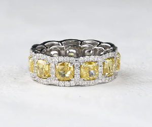Bague de fiançailles et de mariage style vintage très tendance en or blanc 14 carats avec diamant jaune de laboratoire taille coussin pour elle - Product Image 1
