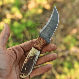Couteau de chasse à lame fixe en acier Damas, fabriqué à la main, personnalisable OEM, manche en os de cerf, étui en cuir, garantie 3 ans - TARJ ENTERPRISES - Product Image 3