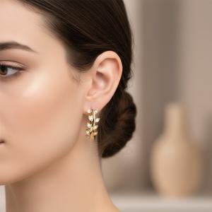 Pendientes de aro de oro amarillo de 14 quilates con diseño de hoja y diamantes, elegantes, de diseño natural, para mujer, para bodas y fiestas. - Product Image 5