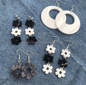 ต่างหูจี้เรซินจากดีไซเนอร์สินค้าขายดีดูหรูหราพรีเมียมพร้อมชุดช่องสีตามสั่งลายดวงจันทร์คลาสสิก - Product Image 1