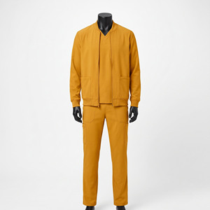 Ensemble de vêtements professionnels pour hommes en coton polyester premium 240 GSM jaune moutarde, comprenant une veste zippée et un pantalon utilitaire, avec logo brodé personnalisé - Product Image 1