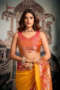 Envílase en Elegancia, Haga de Cada Momento una Experiencia Real, Disfrute de una Gracia Atemporal, Saree de Seda, Tela de Seda de Primera Calidad, Suave y Pesada - Product Image 3