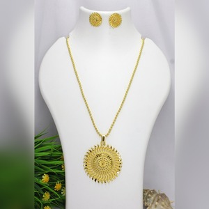 Pendant Gold Plated Brass Alloy Designer With Earring <b>Chain</b> Pendant Set Trendy Traditional Export Designer Jewelry Pendants - Product Image 1