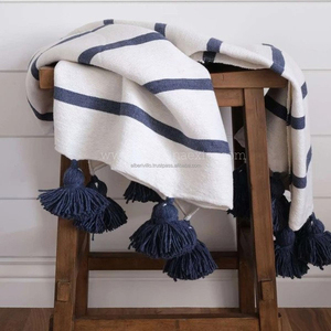 Manta de Sofá Bohemia con Borlas, Hecha a Mano, Estilo Boho Clásico para Sala de Estar, Tamaño Personalizado - Product Image 3