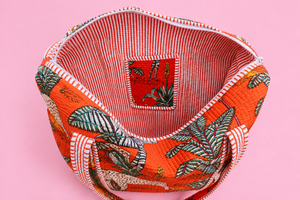 Fashty <b>Lifestyle</b> Red Tropical Animal Print 25 Inch Duffel <b>Bag</b> Zipper Closure Water Resistant Lightweight Travel <b>Bag</b> Cotton - Product Image 4