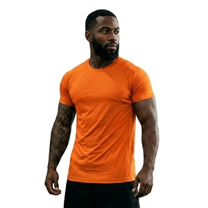 Camisetas personalizadas de alta calidad, 230 g/m², 100 % algodón, con cuello y puños en color contrastante, estilo urbano, casual, para hombre, camisetas DTG. - Product Image 5