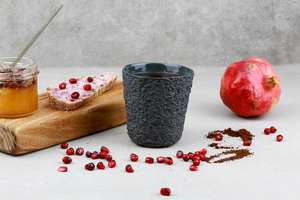 Taza de capuchino vintage de gres japonés hecha a mano con carbón vegetal por Universal Overseas - Product Image 4