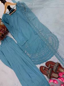 Nouvelle collection de la saison : Votre haut brodé à sequins, style Farsi Salwar, avec Dupatta - Product Image 4