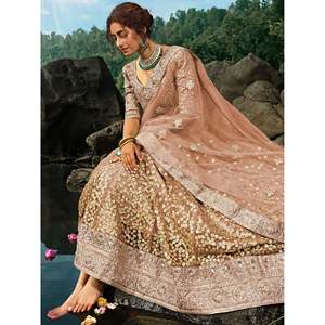 Lehenga Choli de talla grande para boda en un fabuloso color marrón con lentejuelas y malla. - Product Image 5