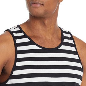 เสื้อกล้ามผู้ชายคุณภาพสูง ทนทาน กระชับพอดีตัว ออกแบบโลโก้ได้ตามต้องการ เป็นมิตรต่อสิ่งแวดล้อม เนื้อผ้านุ่ม ระบายอากาศได้ดี - Product Image 4