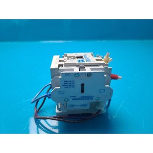 CUTLER-HAMMER CE15FNS3+C320KGD1 คอนแทคเตอร์แม่เหล็ก IEC ใช้แล้วตามสภาพเดิม อะไหล่อุปกรณ์เซมิคอนดักเตอร์รุ่นเก่า - Product Image 1