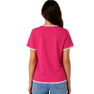 Camiseta de Mujer Rosa Intenso con Bordado Floral, Ribete Blanco en Contraste, Cuello Redondo, Manga Corta, Estilo Casual, OEM ODM, Personalizable - Product Image 2