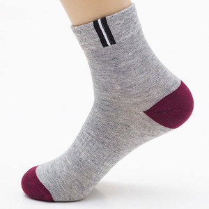 Econex Sports <b>Knee</b> <b>Socks</b> for Running Geometric Pattern White Black Knitted Breathable Non-Slip Spandex/Nylon/Cotton Winter Use - Product Image 3
