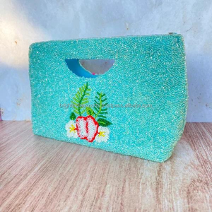 Pochette de soirée perlée turquoise faite à la main avec doublure en velours, capacité jusqu'à 1L, fermeture à rabat - Product Image 1