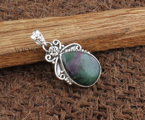 จี้ห้อยคอพลอยรูบี้โซไซต์ธรรมชาติทรงวินเทจชุบแพลตตินั่ม งานแฮนด์เมดเงินแท้ 925 พร้อมสร้อยคอพลอย - Product Image 3