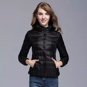 Veste courte matelassée imperméable à capuche pour femme, respirante, motif uni, tissée, teinte, recyclée, vêtements de sport - Product Image 1