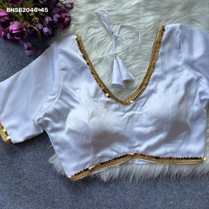 Colección de blusas de alta calidad en satén Malai con encaje dorado, listas para usar, de manga corta, cuello en V y corte tipo manzana, proveedor de Surat. - Product Image 1