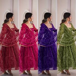 Conjunto de vestido Anarkali de 7m con estampado digital, pantalón elástico de microalgodón y dupatta de encaje con espejos reales IGX 6063 - Product Image 5