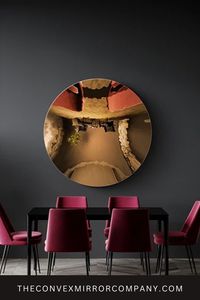 Grand miroir mural en verre concave, décoration artistique contemporaine, finition or rougeâtre, pièce maîtresse de design d'intérieur moderne - Product Image 1