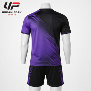 Uniforme de badminton professionnel conçu avec un tissu léger, offrant une mobilité flexible et des coutures durables pour l'entraînement et la pratique. - Product Image 3