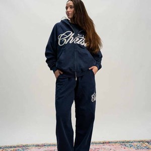 Sweat-shirt à capuche vintage délavé avec logo personnalisé, en molleton de coton, thème universitaire, chrétien, foi, bénédiction - Product Image 3