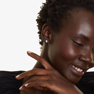 Boucles d'oreilles clous en moissanite taille ovale de qualité supérieure en argent 925, style solitaire classique, haute brillance, bijoux raffinés, cadeau pour elle - Product Image 2