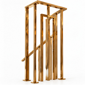 Collection Architectes : Garde-corps doré avec cadres rectangulaires imbriqués pour hôtels et villas de luxe – Main courante et balustrade - Product Image 3