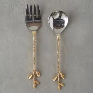 Ensemble de couverts élégants en métal avec manche en laiton, couverts en acier inoxydable, cuillère, fourchette, couteau, vaisselle moderne pour table à manger, finition durable - Product Image 1