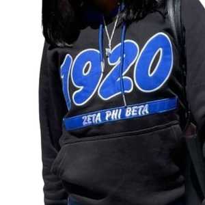Sweat-shirt à capuche unisexe en coton avec broderie chenille Zeta Phi Beta 1920, vêtements de sororité grecque - Product Image 6