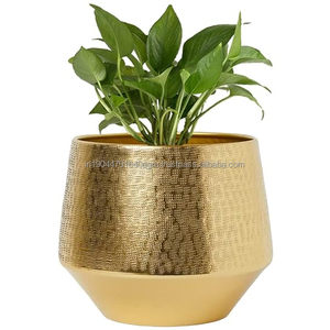 Jardinière dorée en métal texturé de haute qualité pour bureau à domicile et restaurant - Product Image 1