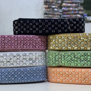 ผ้าลูกไม้เน็ตคุณภาพสูงเป็นมิตรกับสิ่งแวดล้อม ประดับเลื่อมหลากสีสัน ลายดอกไม้ปักอย่างสวยงาม เหมาะสำหรับงานแต่งงาน จากกูร์กาฏ  แบบหลายชั้น - Product Image 6