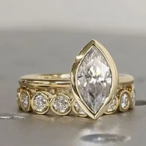 Anillo de Compromiso Vintage para Mujer con Moissanita Auténtica de Corte Brillante, Plata de Ley 925, Bañado en Oro Amarillo de 14K, con Bisel y Anillo de Boda - Product Image 5