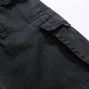 กางเกงยีนส์ขาสั้นทรงตรงสไตล์สปอร์ตสตรีทแวร์ปักลายสีดำสำหรับผู้ชาย มีหลายกระเป๋า ระบายอากาศได้ดี แห้งเร็ว กันน้ำ เหมาะสำหรับฤดูร้อน - Product Image 3