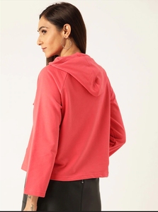 เสื้อฮู้ดสีแดงสำหรับผู้หญิง ทรงปกติ สีพื้น ผ้าฝ้ายถัก 100% สไตล์ฤดูใบไม้ร่วง ระบายอากาศได้ดี เหมาะสำหรับใส่ลำลอง - Product Image 1