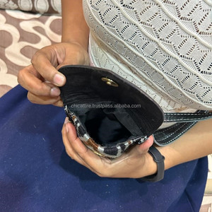 Nouveau Western usiné Jacquard cuir téléphone bandoulière fronde sacs à main Vintage Multi aztèque tissu Unique matelassé petit bracelet sacs à main - Product Image 6