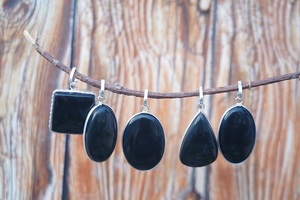 Pendentifs en onyx noir naturel en gros, formes variées, plaqués argent sterling 925, pendentifs en pierres précieuses, lot en vrac, bijoux faits à la main - Product Image 2