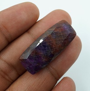 พลอยทับทิมสีชมพูทรงเหลี่ยม 78.40 กะรัต ทรงคุชชั่นธรรมชาติ 34x15x12 มม. HAYAAT GEMS สำหรับทำเครื่องประดับ - Product Image 3