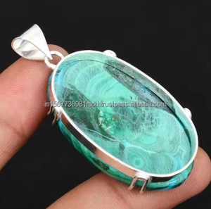 Colgante de cabujón de malaquita natural, ajuste de Estilo Vintage Colgante Chapado en plata de ley 925 hecho a mano. Colgante plateado - Product Image 2