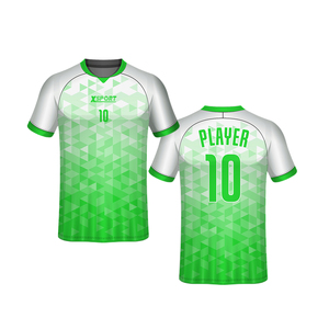 Camiseta de Fútbol Personalizada de Manga Corta, Diseño Nuevo y de Alta Calidad, en Blanco y Rojo - Product Image 5