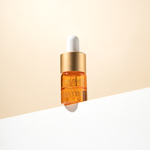 ILUTINE Vita Shot Program Ampoule 8.8mL Suero Facial Blanqueador y Antienvejecimiento con Ácido Hialurónico y Vitamina C Set de Inicio - Product Image 2