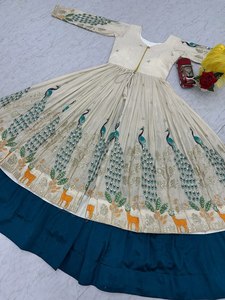 Brilla con Estilo Cultural Gujarati: Lehenga de Rayón con Estampado Digital para Bodas y Fiestas - Product Image 5