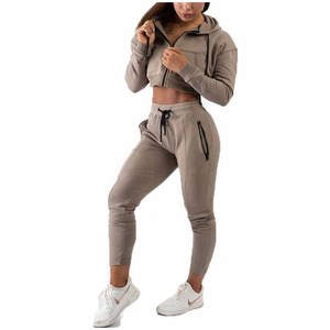 Ensemble de survêtement d'entraînement pour femme avec logo personnalisé, en molleton 100% coton de qualité supérieure, doux au toucher, respirant, avec sweat à capuche court zippé et pantalon de jogging pour l'hiver - Product Image 6